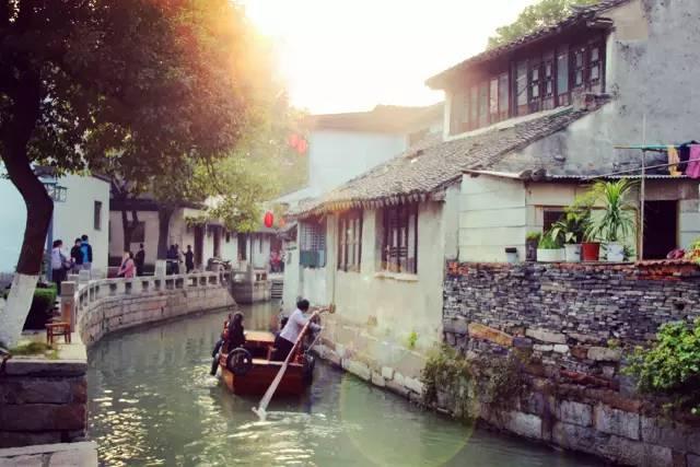 顶流迪丽热巴，苦干多年依旧拿不到股份，为什么？游戏画面
